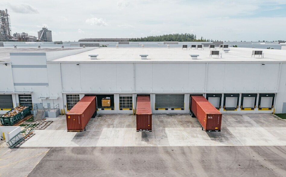 More Photos Of 11305 NW 122nd St, Miami Refrigeration Cold Storage For Lease