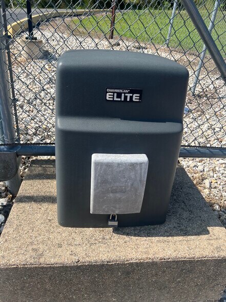 More Photos Of 2560 Old Route 5, Camdenton Self Storage For Sale