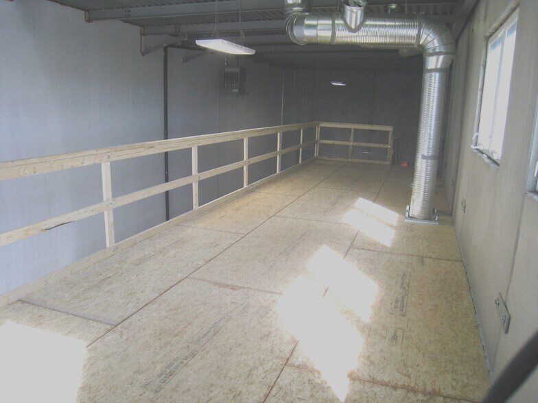 More Photos Of 4807 32nd St SE, Calgary Warehouse For Lease