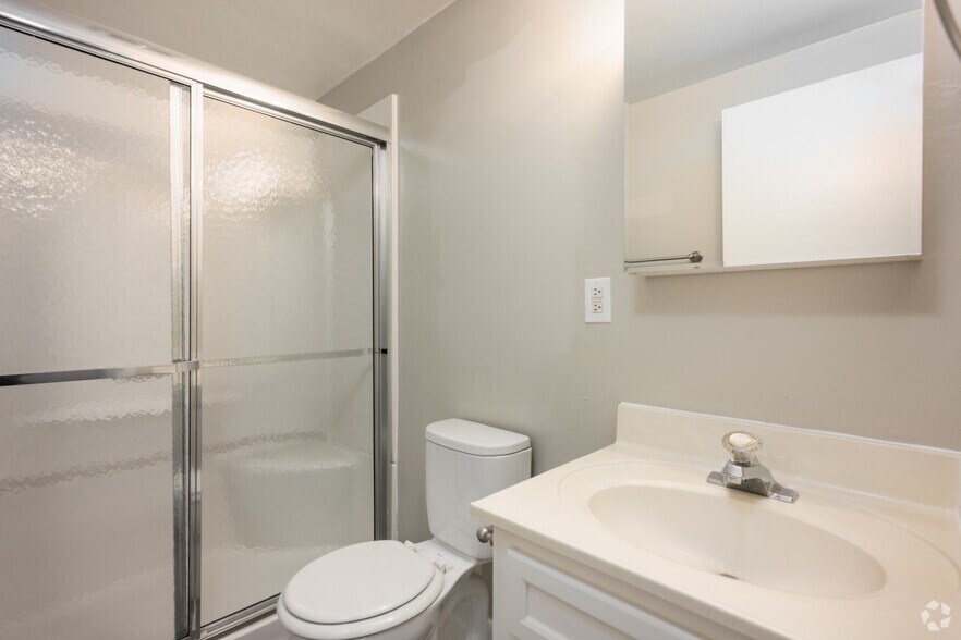 More Photos Of 777 Roanoke Blvd, Salem Apartments For Sale