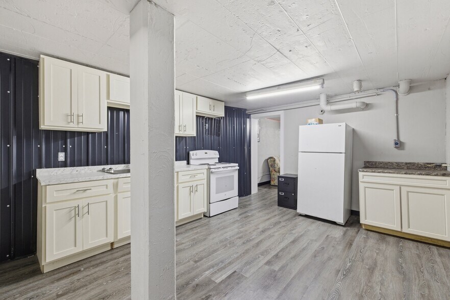 More Photos Of 325 W Main St, Lebanon Office Residential For Sale