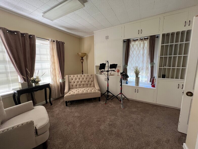 More Photos Of 1715 Market St, Baytown Religious Facility For Sale