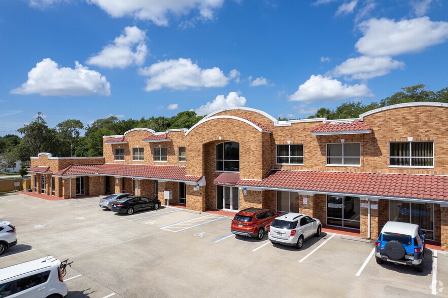More Photos Of 2100 S Ridgewood Ave, Daytona Beach Office For Lease