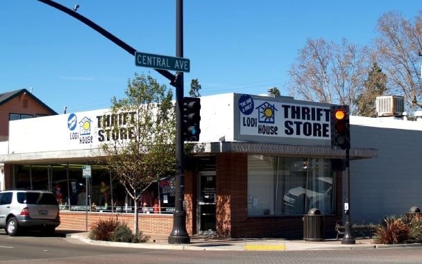 More Photos Of 359 E Lodi Ave, Lodi Storefront For Sale