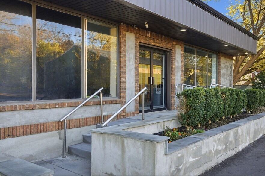 More Photos Of 4086 Davison Rd, Burton Freestanding For Sale