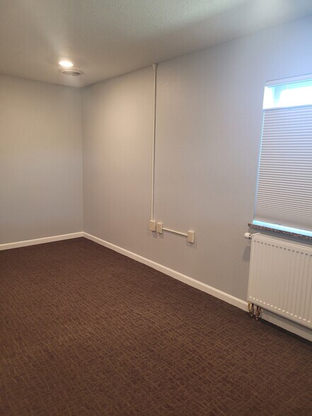 More Photos Of 3039 Davis Rd, Fairbanks Medical For Lease