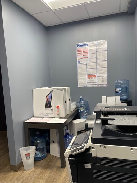 More Photos Of 3852 Dulles South Ct, Chantilly Warehouse For Lease