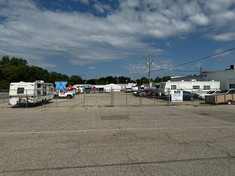 More Photos Of 457 N Cedar Rd, Mason Auto Dealership For Sale