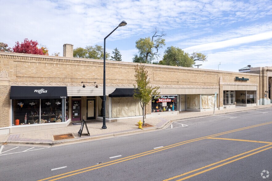 More Photos Of 127-157 N Northwest Hwy, Park Ridge General Retail For Sale