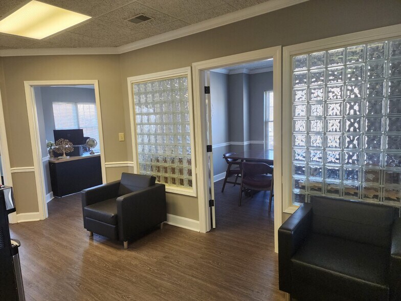 More Photos Of 330 N Evergreen Rd, Louisville Office Residential For Lease