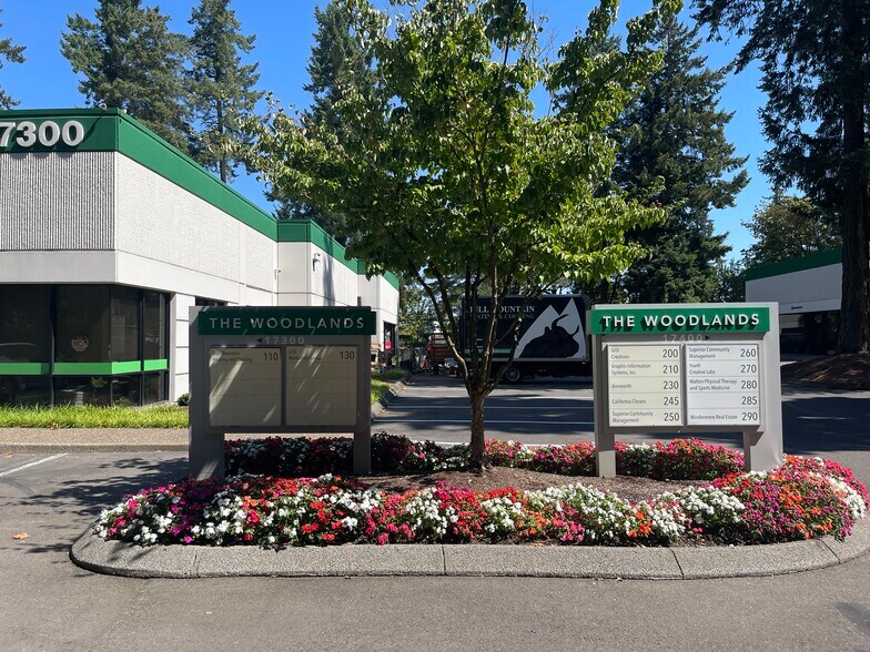 More Photos Of 17400 SW Upper Boones Ferry Rd, Portland Showroom For Lease