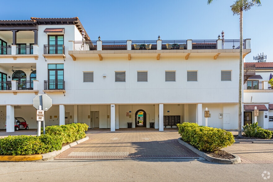 More Photos Of 780 5th Ave S, Naples Storefront Retail Office For Lease