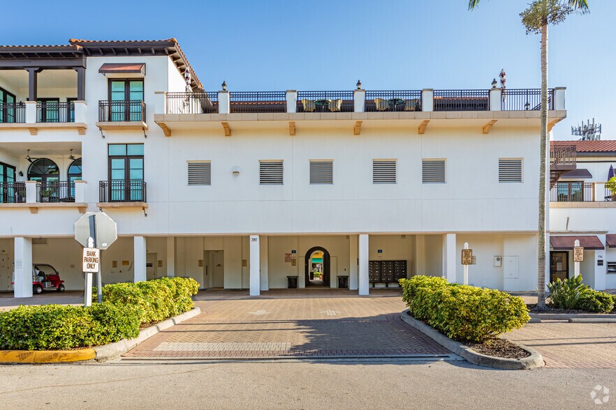 More Photos Of 780 5th Ave S, Naples Storefront Retail Office For Lease