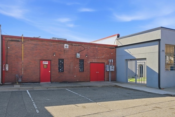 More Photos Of 334 W Main Ave, Gastonia Restaurant For Sale