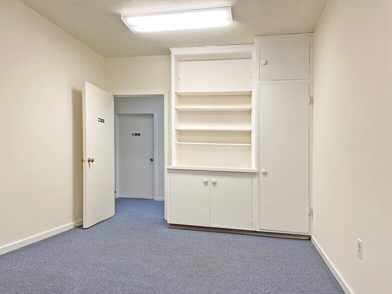 More Photos Of 2616 Dwight Way, Berkeley Schools For Lease