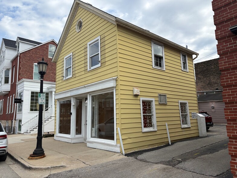 More Photos Of 10 W 1st St, Hinsdale Freestanding For Lease