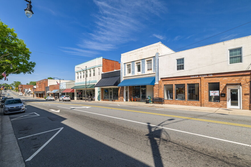 Primary Photo Of 637-639 Washington St, Eden Storefront For Sale