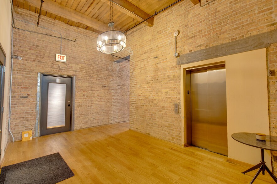 More Photos Of 1000 N Halsted St, Chicago Loft Creative Space For Lease