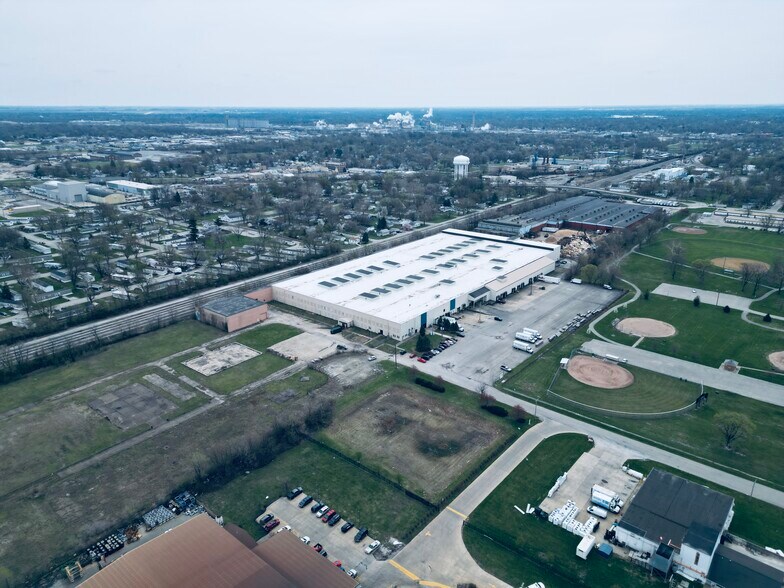 More Photos Of 815 E Kenwood Ave, Decatur Distribution For Lease