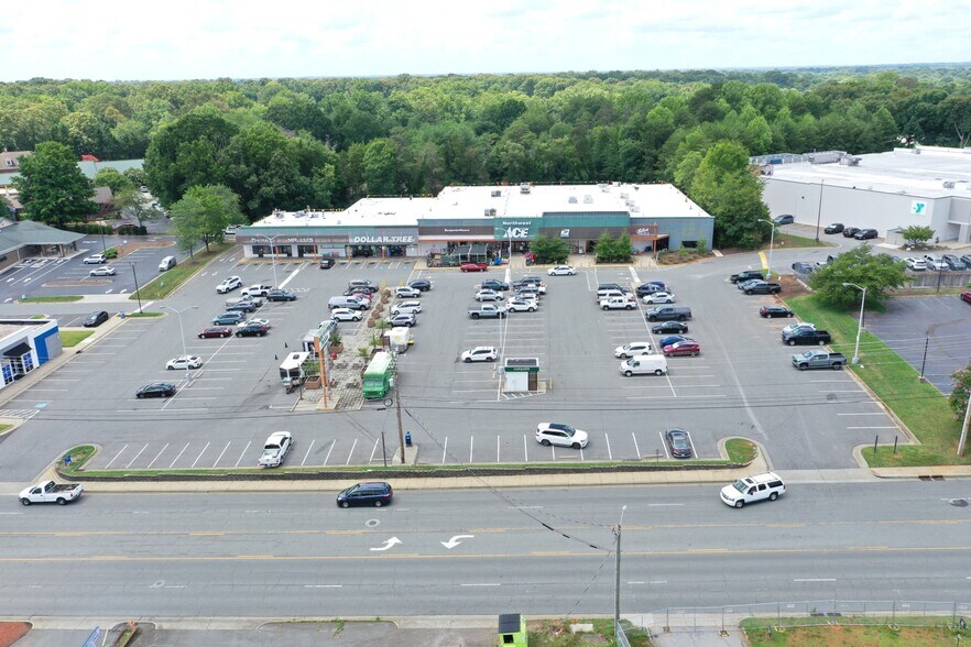 More Photos Of 3420-3458 Robinhood Rd, Winston-Salem Freestanding For Lease