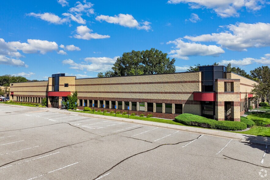 Primary Photo Of 4265 N Lexington Ave, Arden Hills Office For Lease