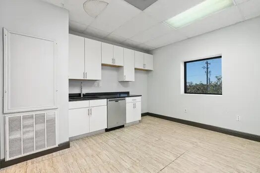 More Photos Of 200 Trademark St, Buda Warehouse For Lease