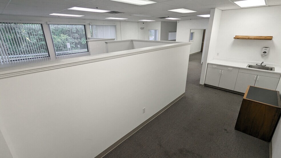 More Photos Of 1795 Boston Post Rd, Guilford Office For Lease