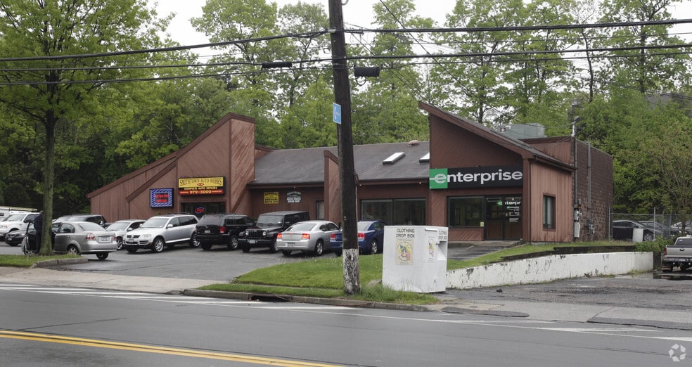 More Photos Of 324 E Main St, Smithtown Freestanding For Sale