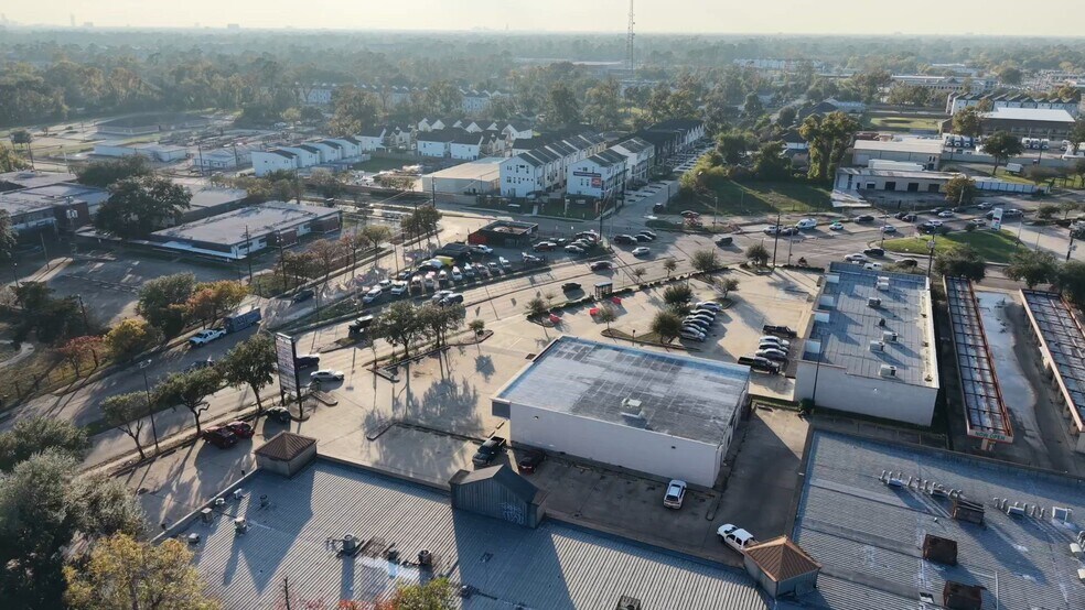 More Photos Of 239 W Tidwell Rd, Houston Unknown For Lease
