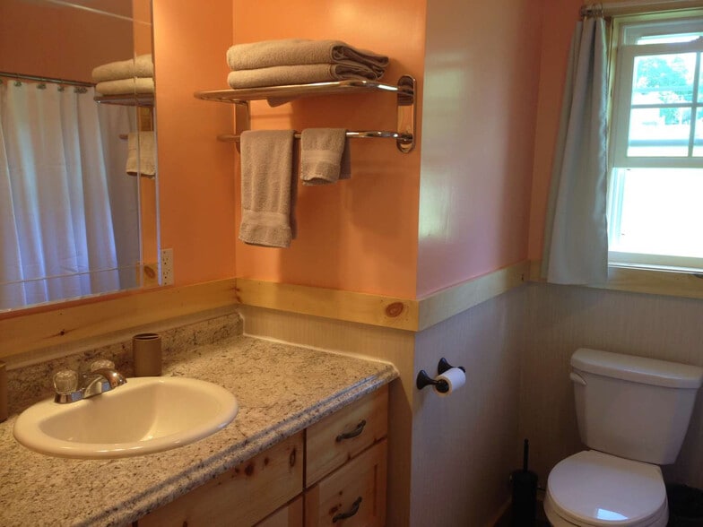 More Photos Of 446 Maples Rd, Milford Hotel For Sale