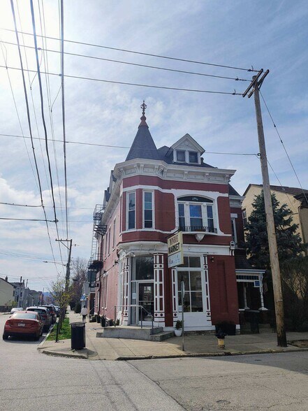 More Photos Of 846 Monroe St, Newport Storefront Retail Residential For Lease