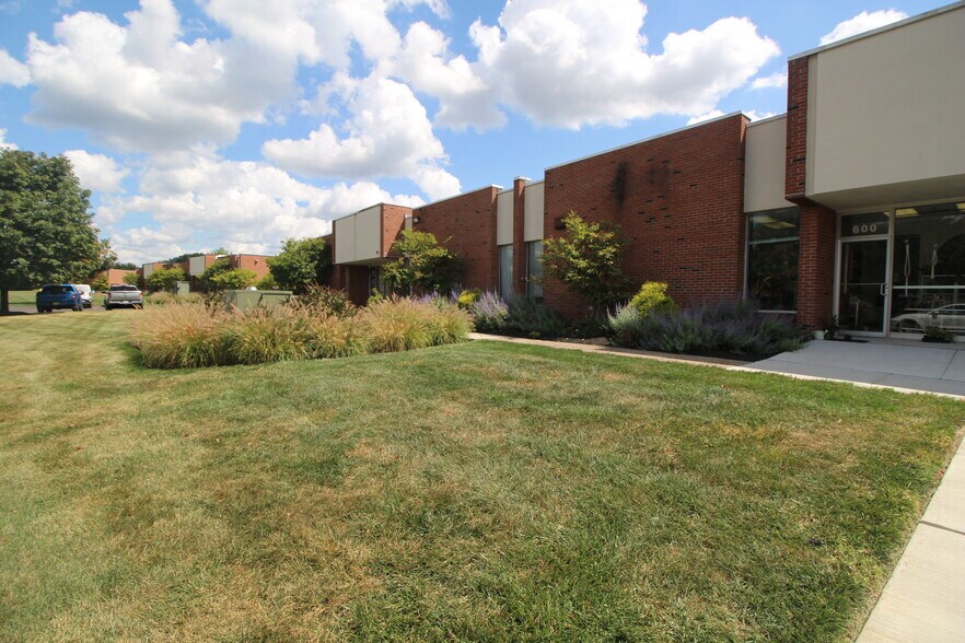 More Photos Of 121 Friends Ln, Newtown Medical For Sale