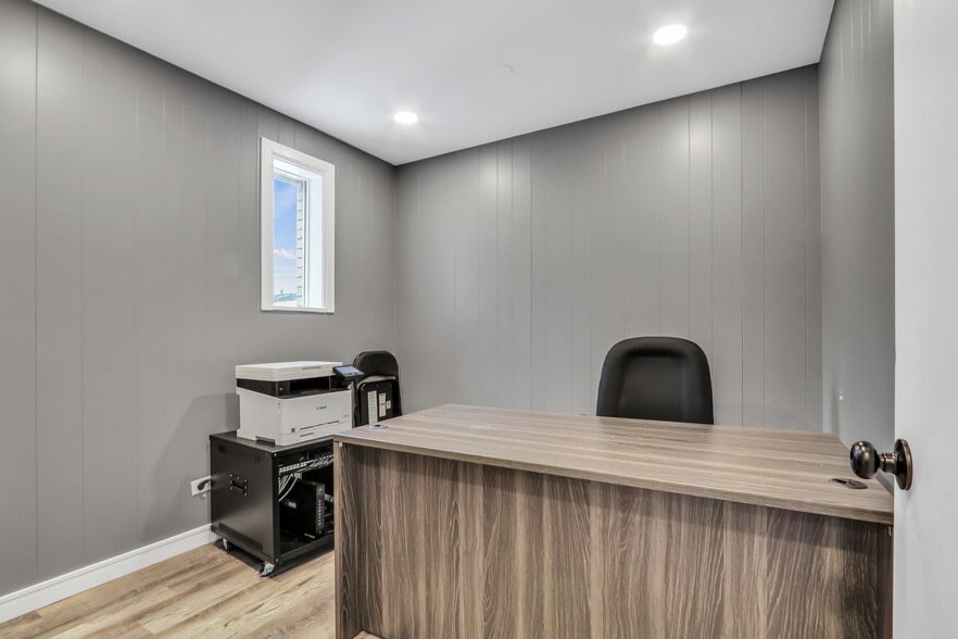 More Photos Of 1400 Sunset Ave, Waukegan Medical For Sale