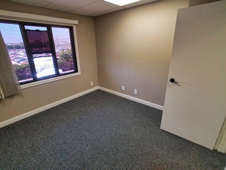 More Photos Of 20220-20234 State Rd, Cerritos Office For Lease