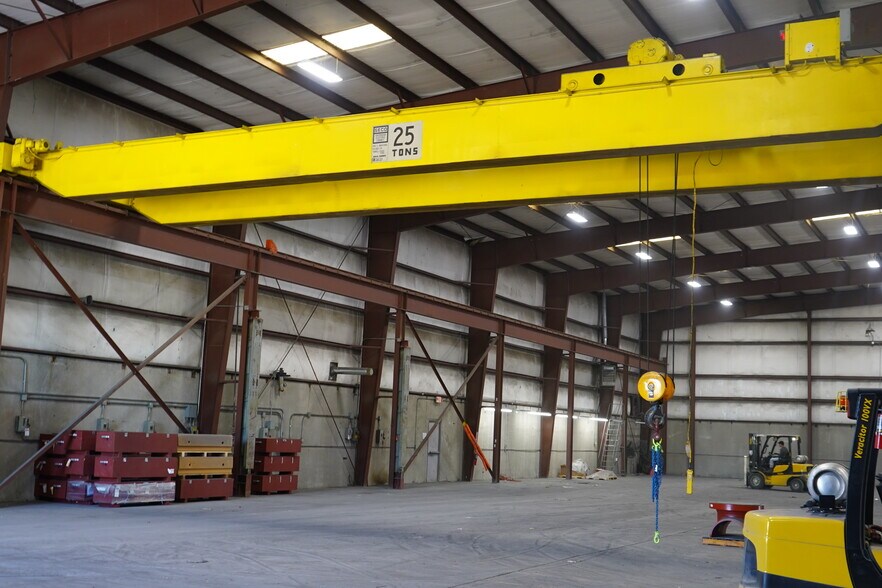 More Photos Of 6645 S 61st West Ave, Tulsa Warehouse For Lease