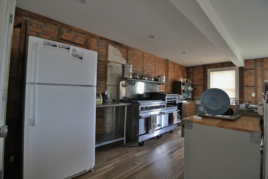 More Photos Of 156 Broadway, Port Ewen Freestanding For Sale