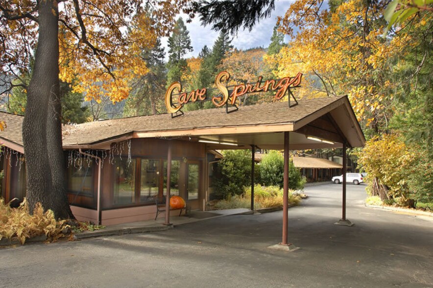 More Photos Of 4727 Dunsmuir Ave, Dunsmuir Hotel For Sale