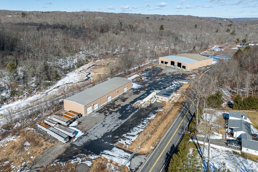More Photos Of 400 S Main St, Terryville Warehouse For Lease