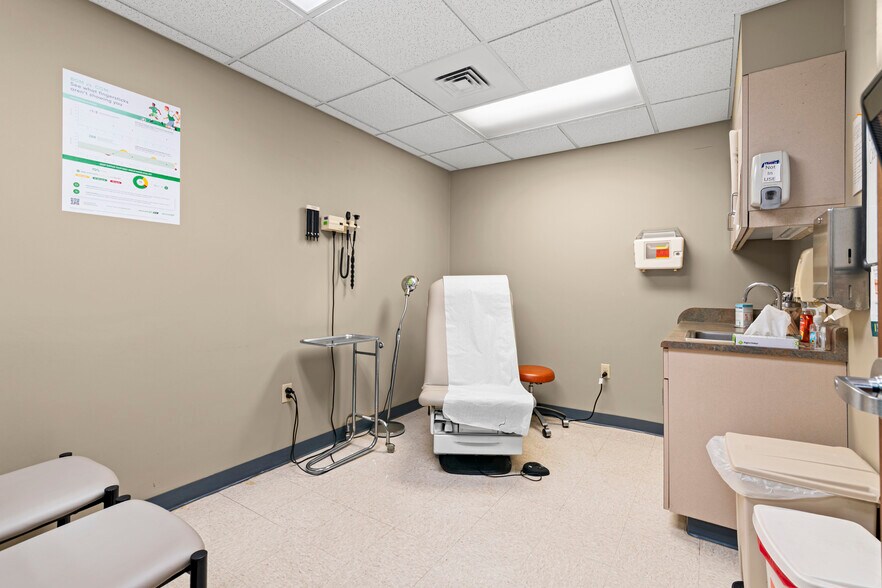 More Photos Of 1005 W Market St, Athens Healthcare For Sale