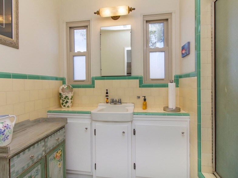 More Photos Of 315 N Vine St, Fallbrook Office For Sale