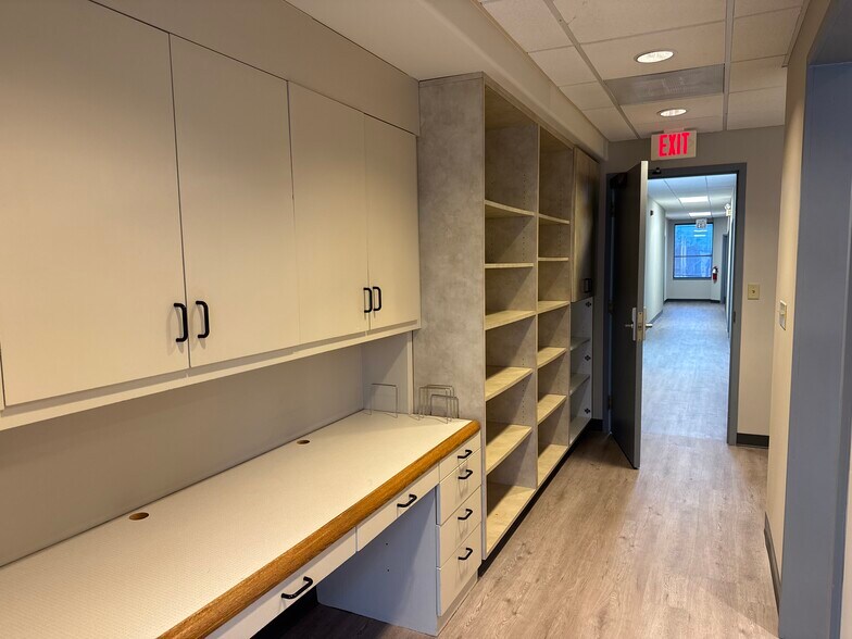 More Photos Of 11755 W 112th St, Overland Park Medical For Sale