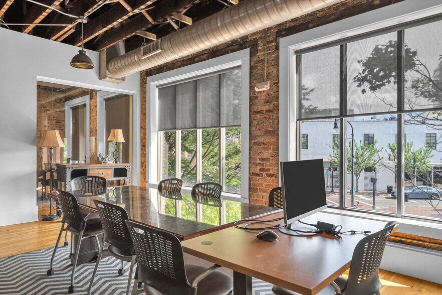 More Photos Of 341-345 W Main St, Durham Storefront Retail Office For Lease