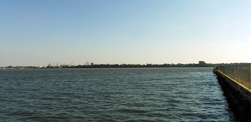 More Photos Of 5101 S Broad St, Philadelphia Office For Lease