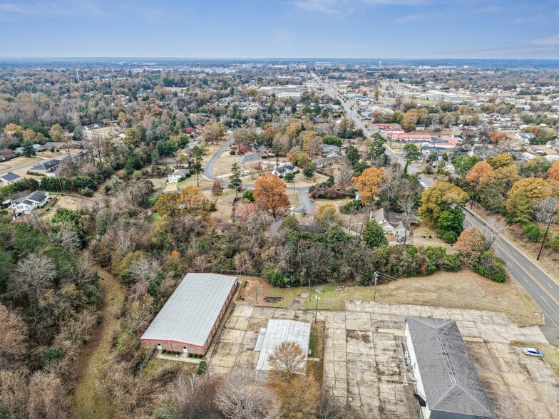 More Photos Of 3321 University Blvd E, Tuscaloosa Warehouse For Sale