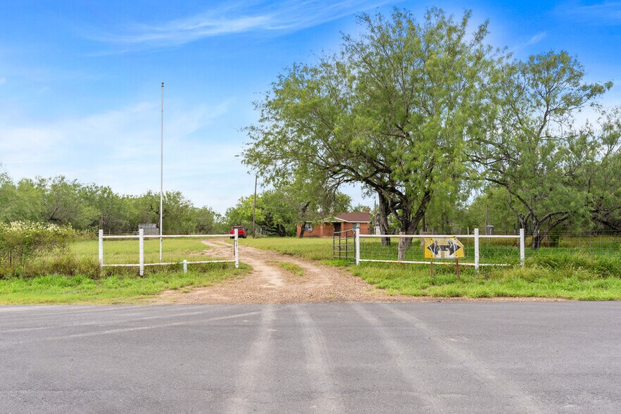 More Photos Of 123 Fresno st, La Joya Land For Sale