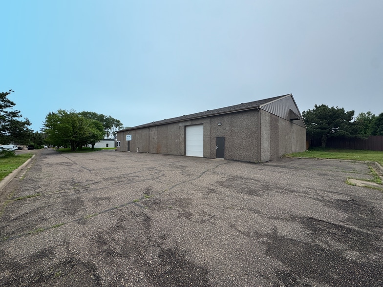 More Photos Of 9781 86th Ave N, Maple Grove Warehouse For Lease