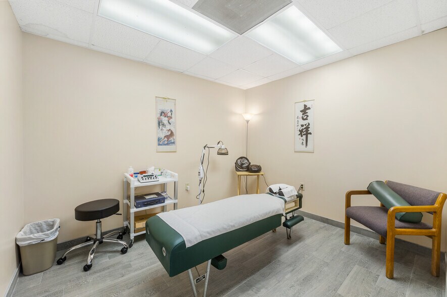 More Photos Of 3480 W Main St, League City Medical For Sale