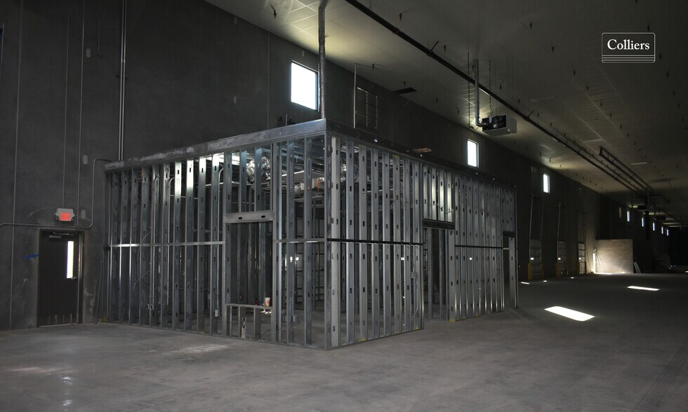 More Photos Of 335 Tanner Price Way, Greenville Warehouse For Lease
