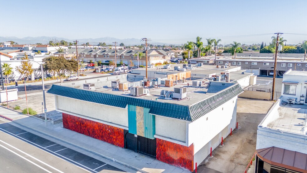 More Photos Of 17800-17812 Bellflower Blvd, Bellflower Restaurant For Lease