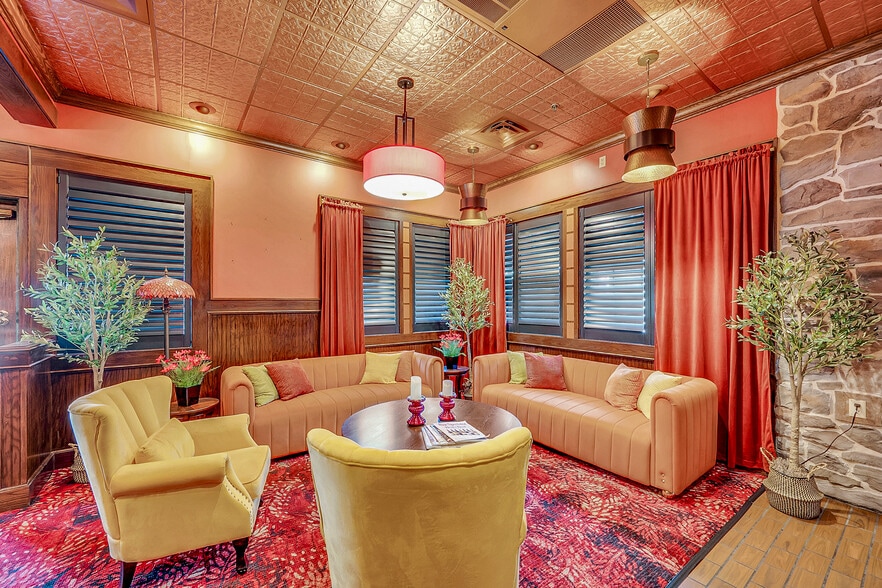 More Photos Of 821 Northern Blvd, Clarks Summit Restaurant For Sale